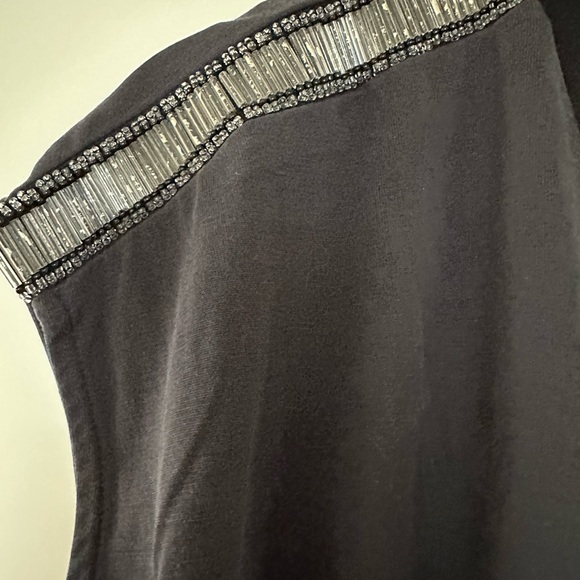 Black top - Picture 2 of 4